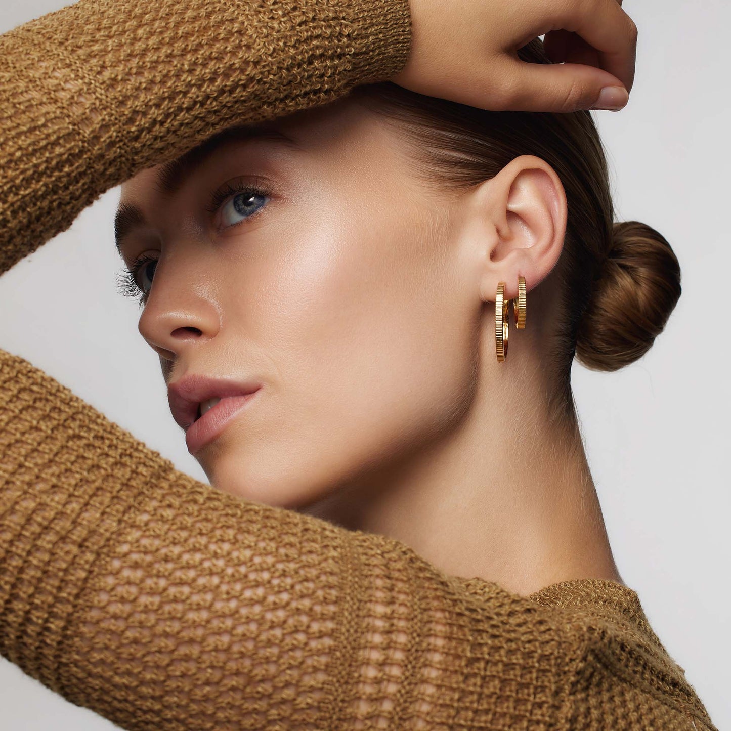 Hailey Statement Hoops