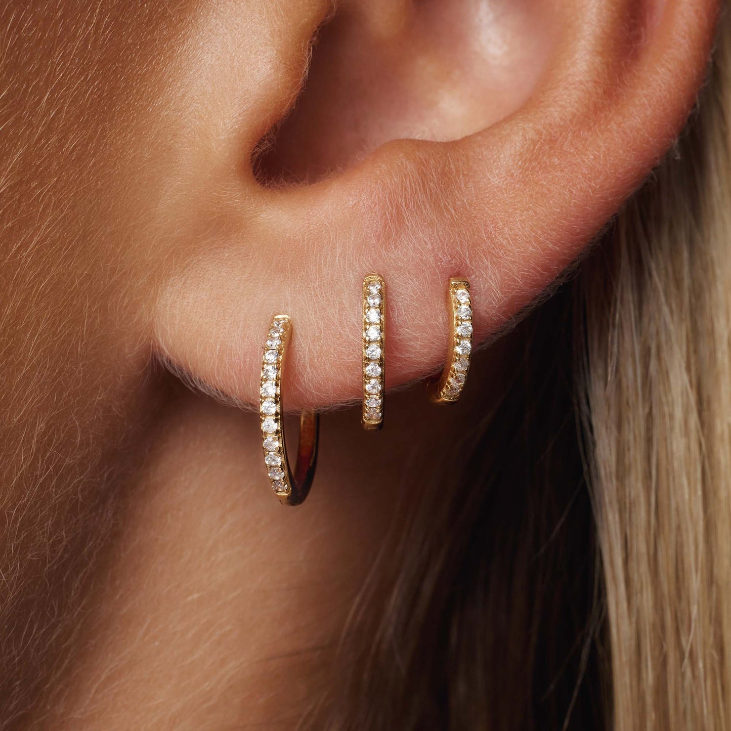 Essential Zirconia Huggies (S)