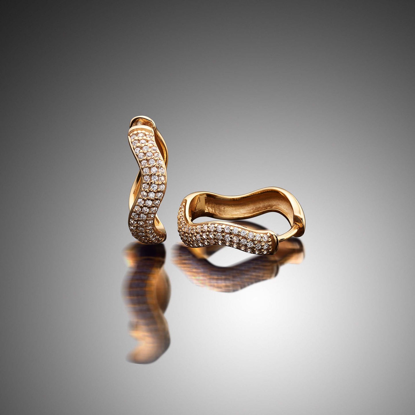 Reggie Pavé Hoops