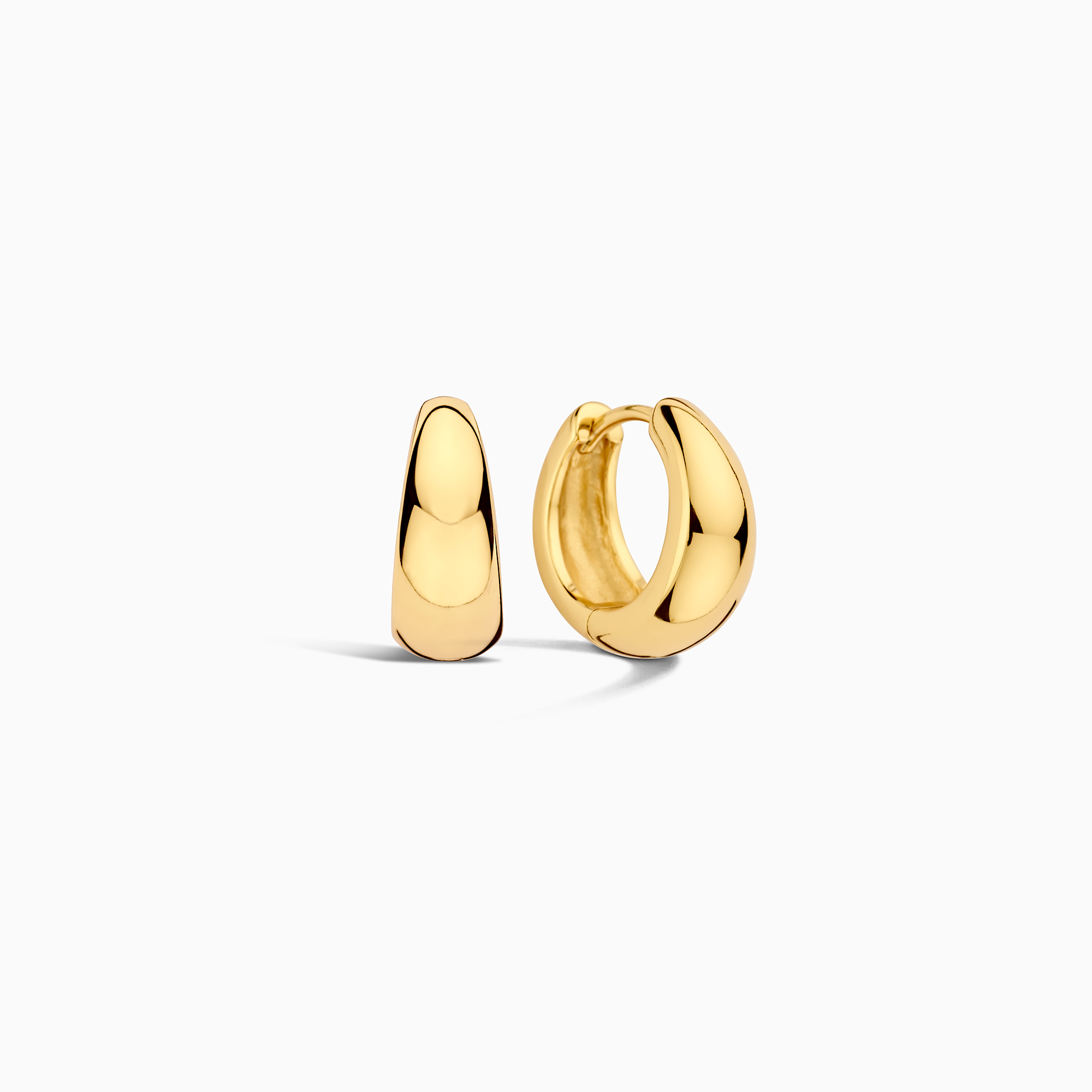 Moonstone Pavé Hoops | Goudkleurige oorbellen voor dames met maansteen Moonstone Pavé Hoops | Goudkleurige oorbellen voor dames met maansteen