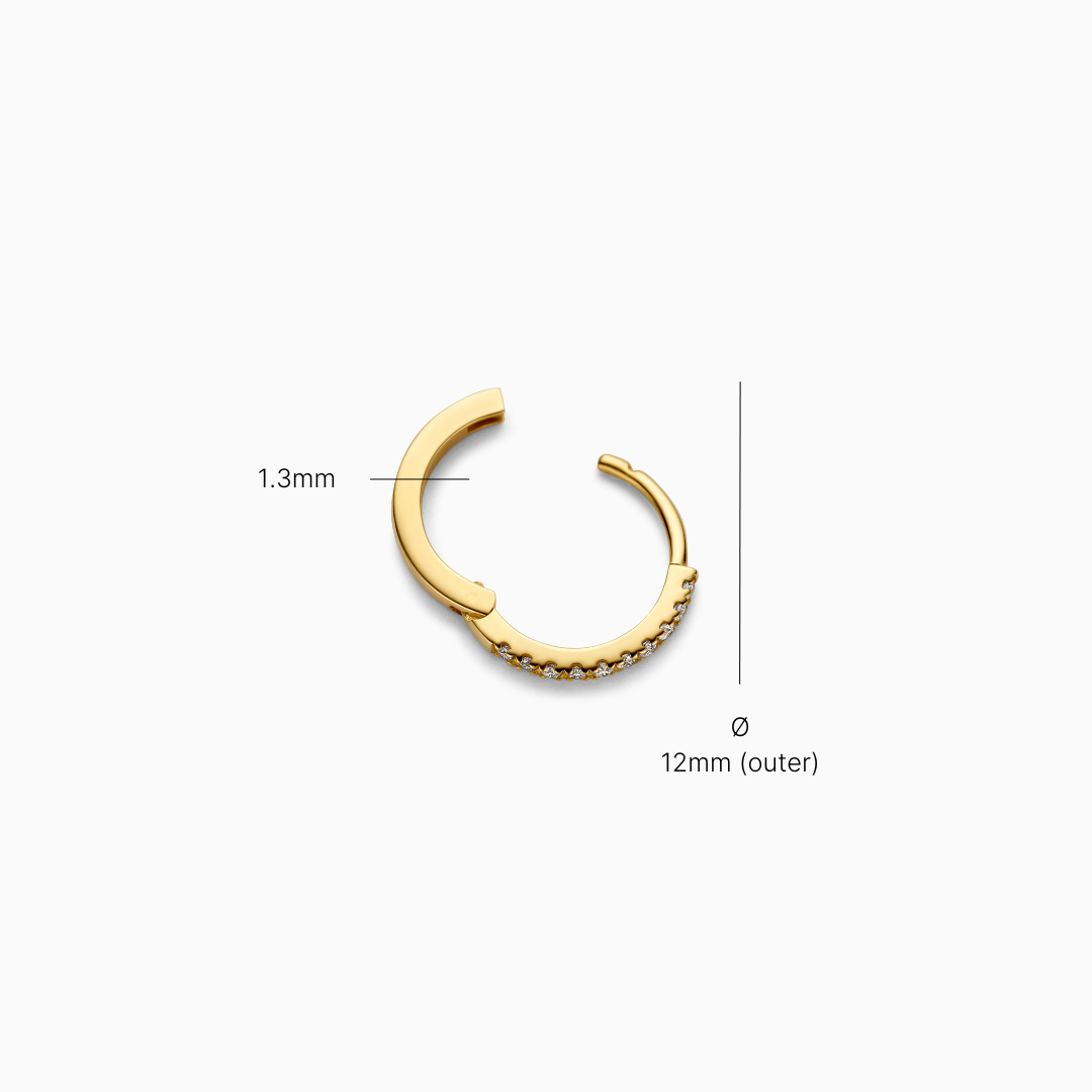 Orecchino Huggie con Diamante Singolo (12mm)
