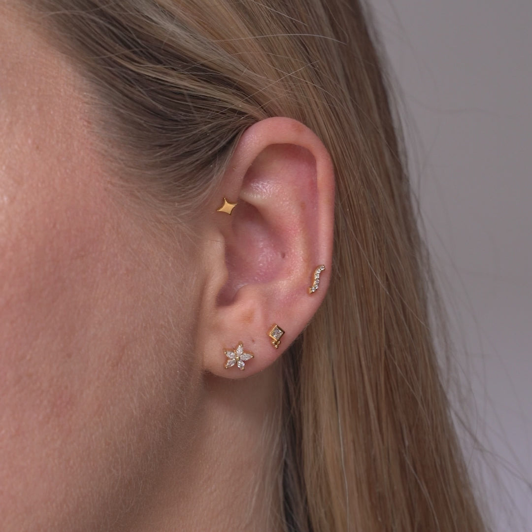 Wavy Flatback Stud Earring